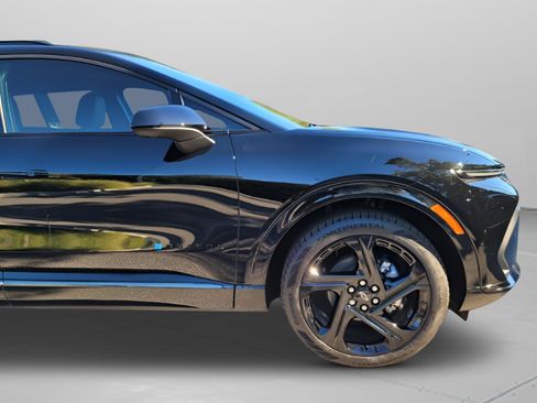 New 2026 Chevrolet Equinox EV RS image 18