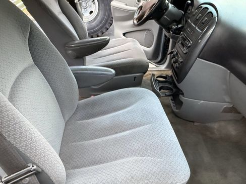 Used 2006 Dodge Grand Caravan SXT image 20