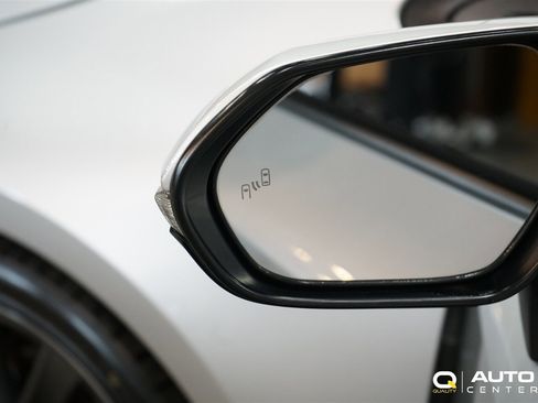 Used 2019 Toyota Corolla XSE FWD image 11