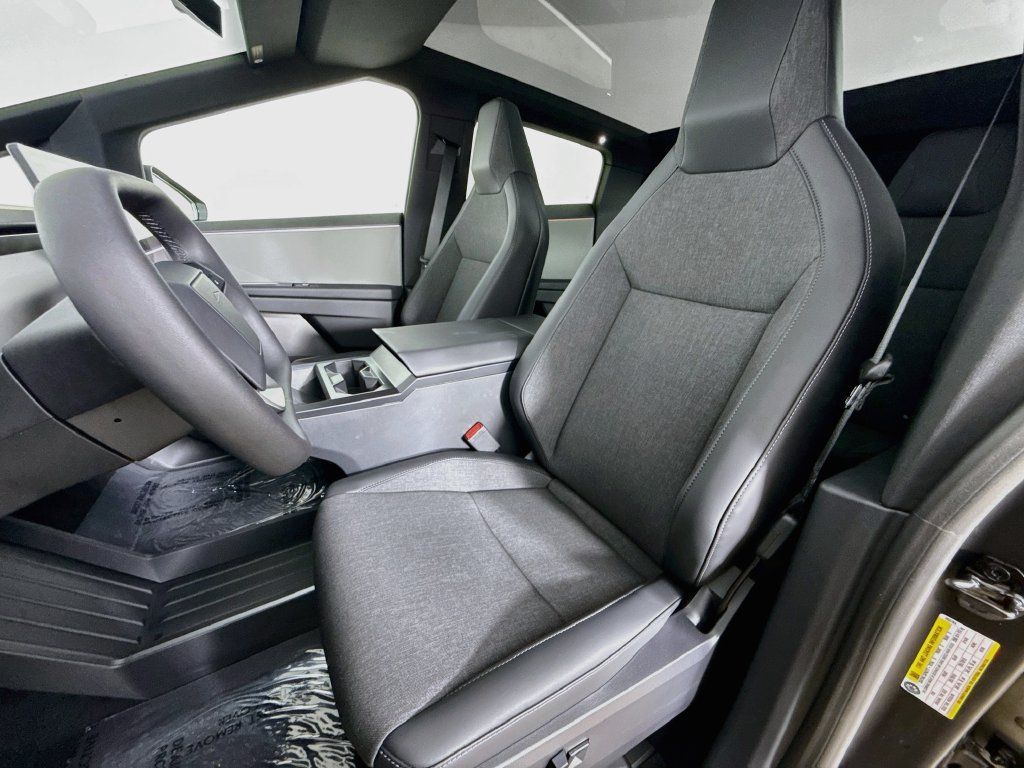 Used 2026 Tesla Cybertruck AWD Crew Cab image 19