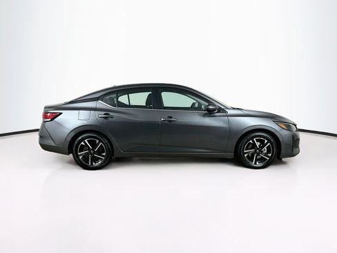 Used 2025 Nissan Sentra SV FWD image 10