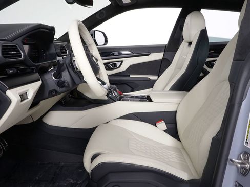 Used 2024 Lamborghini Urus S AWD/4WD image 5