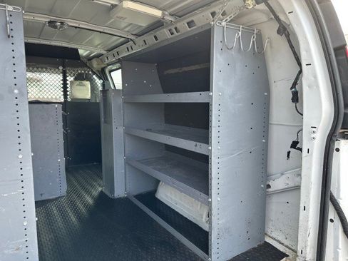 Used 2013 Chevrolet Express 2500 image 21