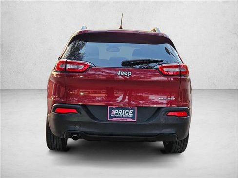 Used 2015 Jeep Cherokee Sport image 6