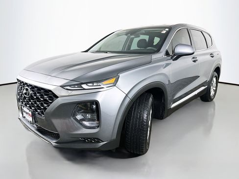 Used 2019 Hyundai Santa Fe SE image 3