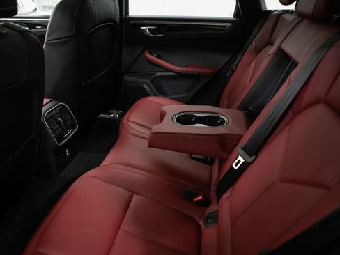 New 2026 Porsche Macan AWD/4WD image 36