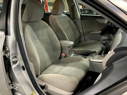 Used 2012 Toyota Corolla LE FWD image 8