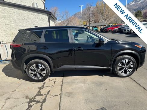 Used 2023 Nissan Rogue SV image 8