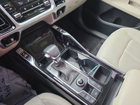 Used 2023 Kia Sorento SX image 29