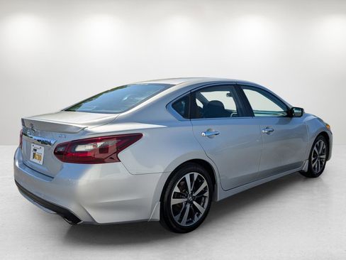 Used 2017 Nissan Altima 2.5 SR image 5