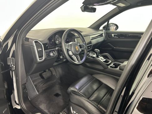 Certified 2021 Porsche Cayenne AWD/4WD image 4