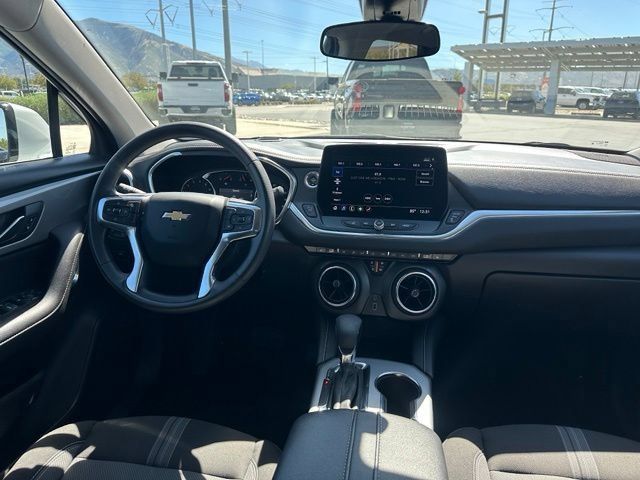 Certified 2025 Chevrolet Blazer LT AWD/4WD image 30