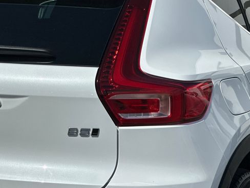 Certified 2025 Volvo XC40 B5 Plus image 33