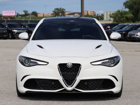 Used 2018 Alfa Romeo Giulia Quadrifoglio w/ Driver Assist Dynamic Package RWD image 2