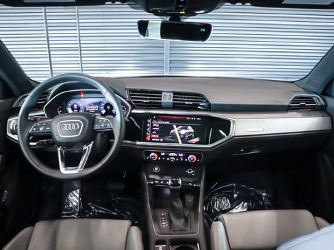 Used 2025 Audi Q3 2.0T Premium w/ Convenience Package image 10