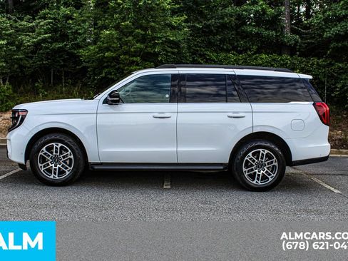 Used 2025 Ford Expedition Active AWD/4WD image 7