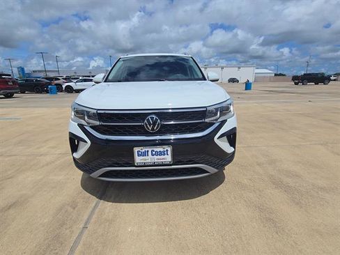 Used 2024 Volkswagen Taos SEL AWD/4WD image 2