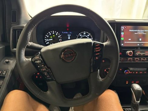 Used 2025 Nissan Frontier PRO-4X AWD/4WD image 22