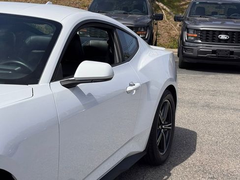 Used 2024 Ford Mustang Premium image 9