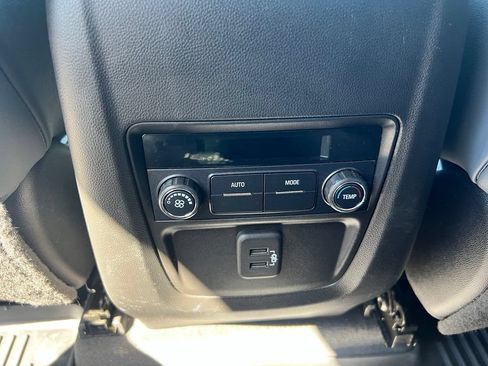 Used 2020 Buick Enclave Essence w/ Trailering Package, 5000 lbs. AWD/4WD image 18