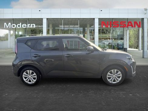 Used 2024 Kia Soul LX image 6