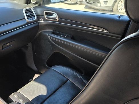 Used 2014 Jeep Grand Cherokee Overland image 16