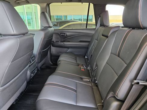 Used 2025 Honda Passport TrailSport image 14