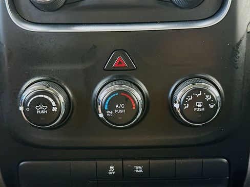 Used 2015 RAM 1500 Express AWD/4WD image 17