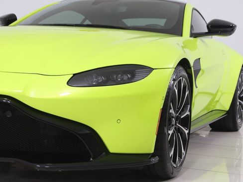 Used 2019 Aston Martin V8 Vantage Coupe RWD image 82