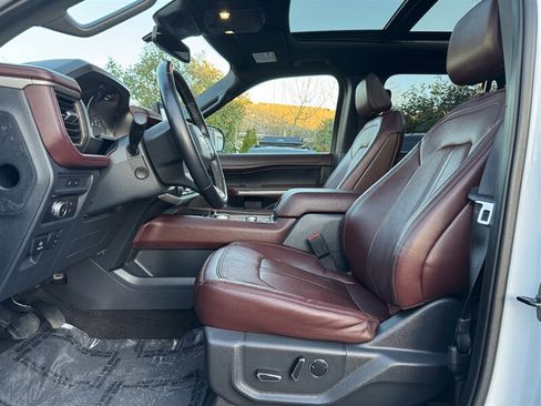 Used 2022 Ford Expedition Limited AWD/4WD image 11