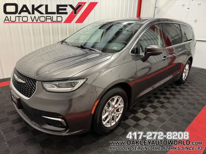Used 2023 Chrysler Pacifica Touring-L