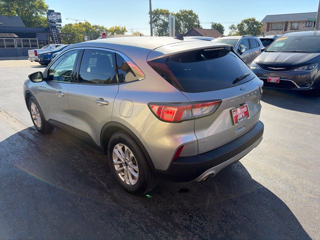 Used 2022 Ford Escape SE w/ Cold Weather Package FWD image 8