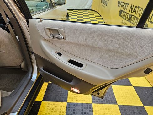 Used 2001 Honda Accord LX image 16