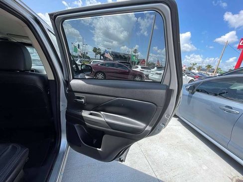 Used 2020 Mitsubishi Outlander SEL FWD image 12