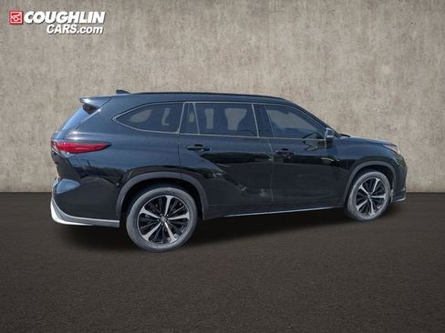 Used 2022 Toyota Highlander XSE AWD/4WD image 8