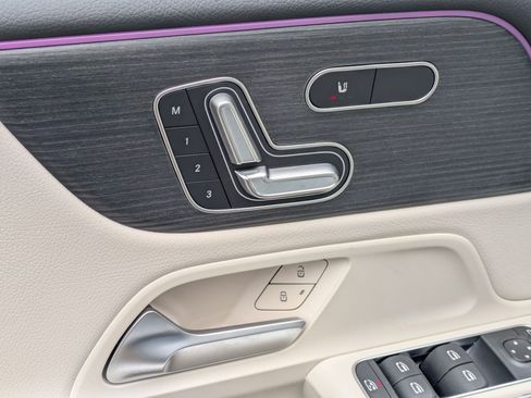 New 2026 Mercedes-Benz GLB 250 image 15