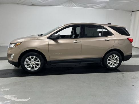 Used 2019 Chevrolet Equinox LS w/ LS Convenience Package AWD/4WD image 6