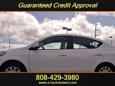 Used 2018 Nissan Versa SV FWD image 2