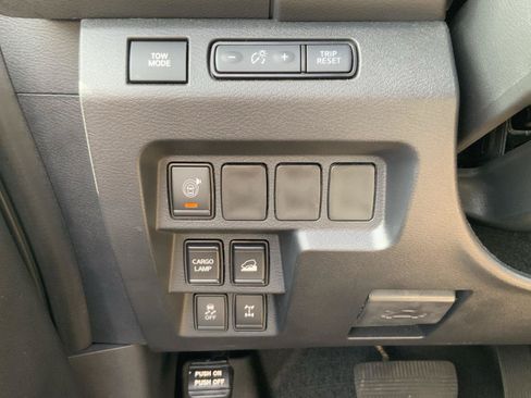 Used 2025 Nissan Frontier PRO-4X AWD/4WD image 27