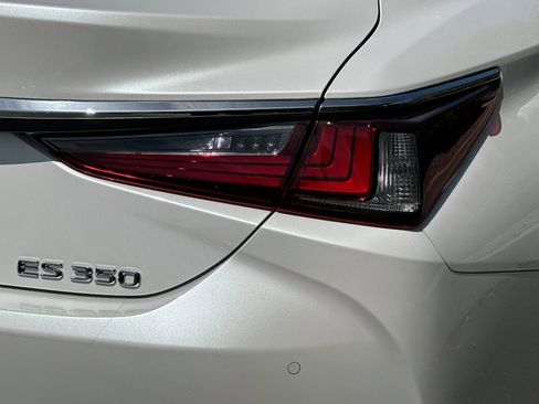 Certified 2025 Lexus ES 350 w/ Premium Package FWD image 13