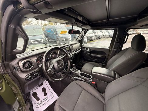 Used 2021 Jeep Wrangler Unlimited Sport image 9