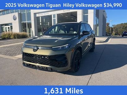 Certified 2025 Volkswagen Tiguan SE R-Line