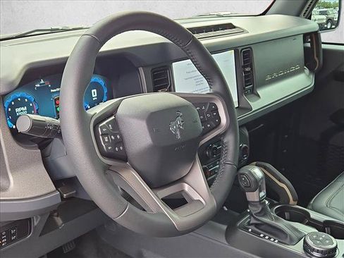 New 2026 Ford Bronco Badlands AWD/4WD image 3