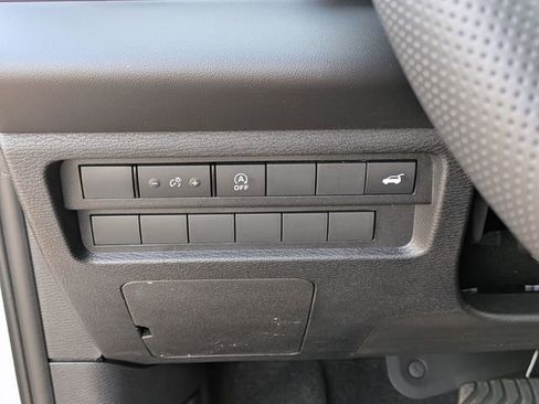 New 2026 Mitsubishi Outlander SE image 15