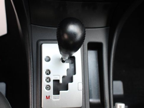 Used 2004 MAZDA MAZDA3 s FWD image 8