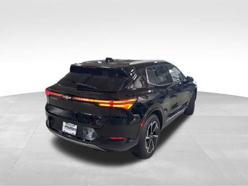 Used 2024 Chevrolet Equinox EV LT image 6