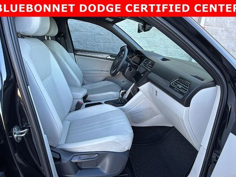 Used 2022 Volkswagen Tiguan SE R-Line image 29