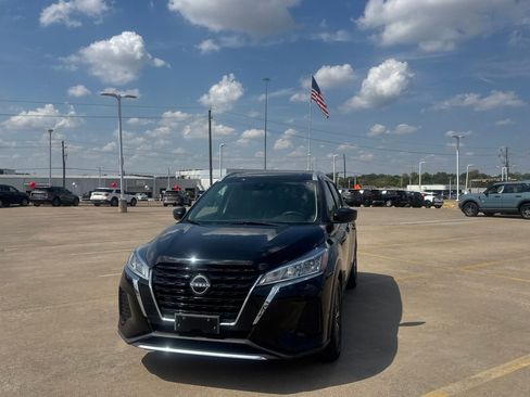 Certified 2023 Nissan Kicks SV FWD image 7