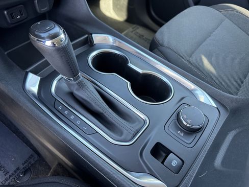 Used 2020 Chevrolet Traverse LT image 30