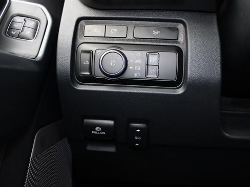 Used 2023 Ford F350 Lariat w/ FX4 Off-Road Package image 21